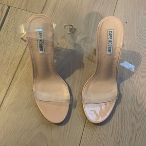 Clear opened toe black heels 6.5